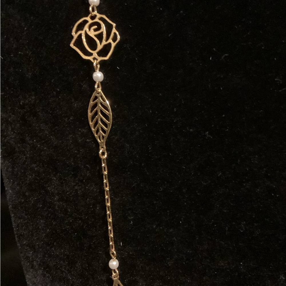 Necklace, Filigree accents in gold tone